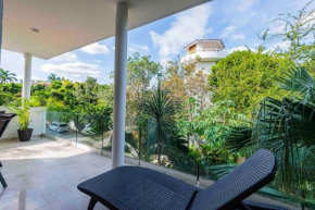 Beautiful 2BR with Terrace - Fast WIFI & Parking